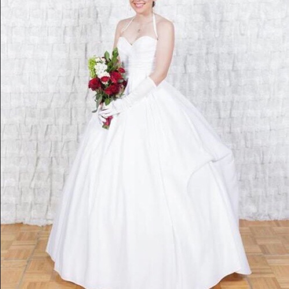WEDDING DRESS WITH EMPIRE WAIST
